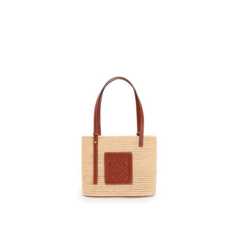로에베 여성 토트백 탑핸들백 Small Square Basket bag in raffia&amp;calfskin Natural/Pecan A223099X02이끌라로에베