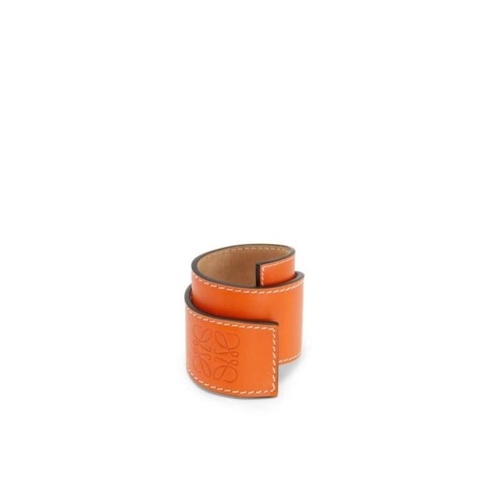 로에베 남성 팔찌 Small slap bracelet in calfskin Orange 119.19.336이끌라로에베