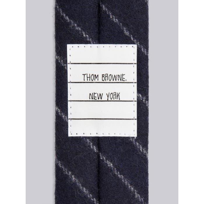 톰브라운 남성 타이 보타이 Navy Wool Flannel Tonal Ground Chalk Stripe Classic Tie MNL001A-06306415이끌라톰브라운