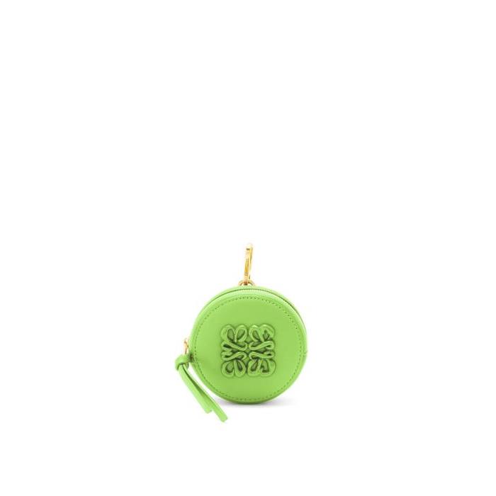 로에베 남성 키링 가죽소품 Inflated Anagram cookie charm in silk calfskin Pea Green Glaze C794419X01-8611이끌라로에베