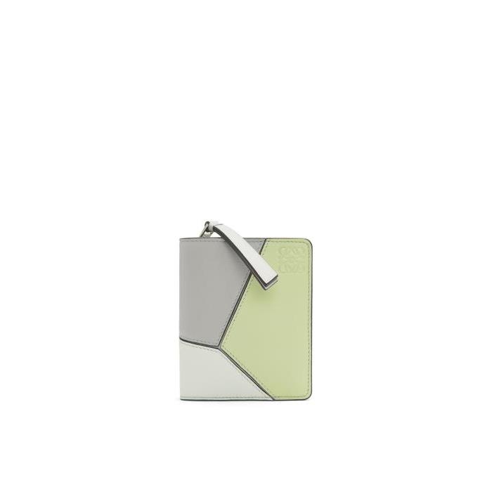 로에베 여성 반지갑 Puzzle compact zip wallet in classic calfskin Ash Grey/Light Celadon C510Z41X01-7999이끌라로에베