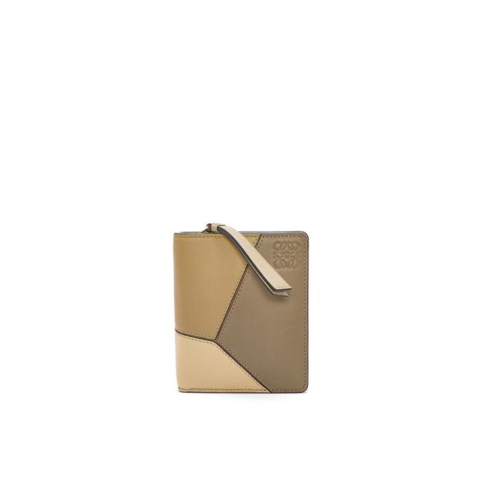 로에베 여성 반지갑 Puzzle compact zip wallet in classic calfskin Clay Green/Butter C510Z41X01-6688이끌라로에베