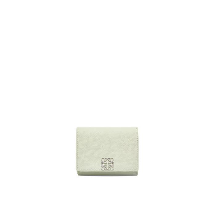 로에베 여성 반지갑 Anagram trifold wallet in pebble grain calfskin Light Celadon C821TR2X02-8763이끌라로에베