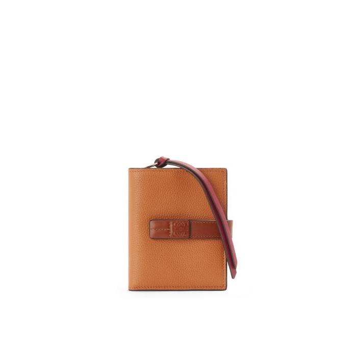 로에베 여성 반지갑 Compact zip wallet in soft grained calfskin Light Caramel/Pecan C660Z41X01-3639이끌라로에베