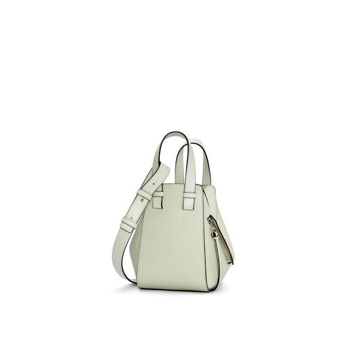 로에베 여성 숄더백 크로스백 Compact Hammock bag in soft grained calfskin Light Celadon A538H13X03-8763이끌라로에베
