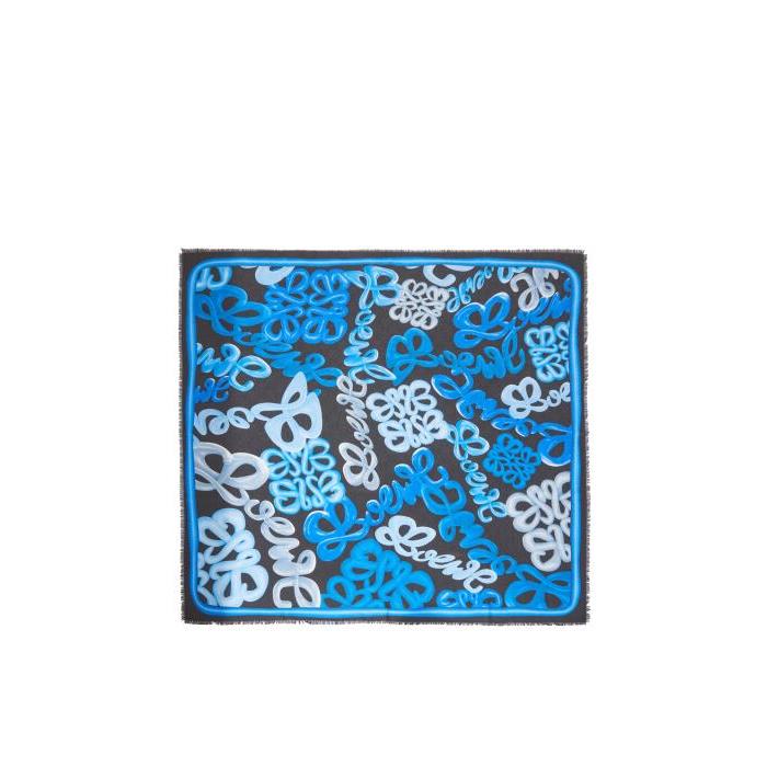 로에베 여성 스카프 숄 LOEWE Anagram scarf in silk&amp;cashmere Blue/Multicolor F540255X01-4985이끌라로에베