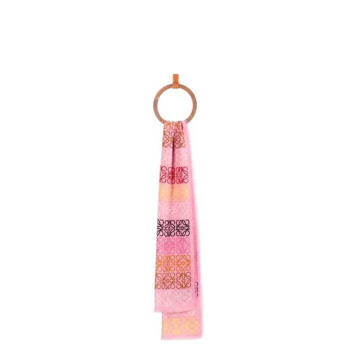 로에베 남성 스카프 숄 Anagram lines scarf in wool, silk&amp;cashmere Pink Tulip/Multicolor F603253X01-7023이끌라로에베