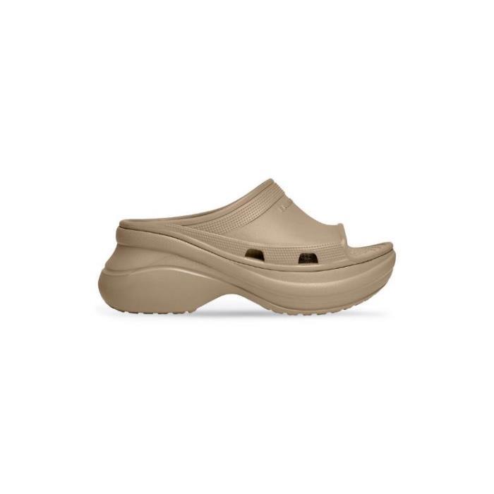 발렌시아가 남성 샌들 슬리퍼 Mens Pool Crocs™ Slide Sandal in Beige 677386W1S8E2500이끌라발렌시아가