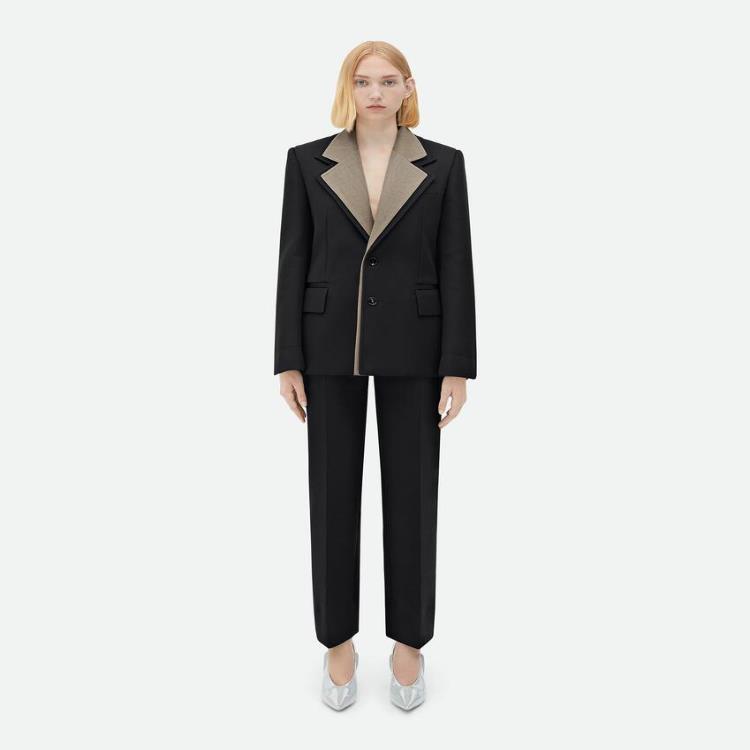 보테가베네타 여성 자켓 블레이저 Curved Sleeves Wool Jacket With Contrasting Collar 770225VKIV01000이끌라보테가베네타
