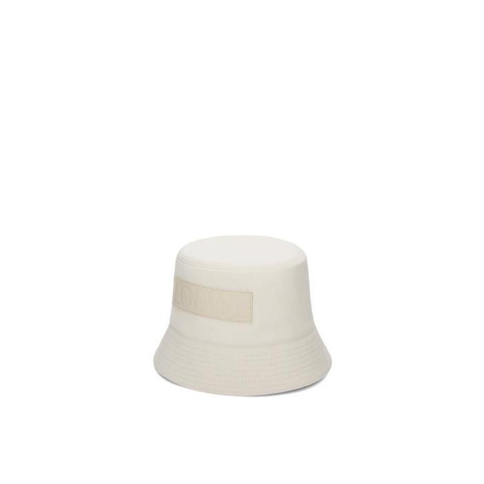 로에베 여성 모자 Bucket hat in canvas&amp;calfskin Soft White K820HB1X19-1950이끌라로에베