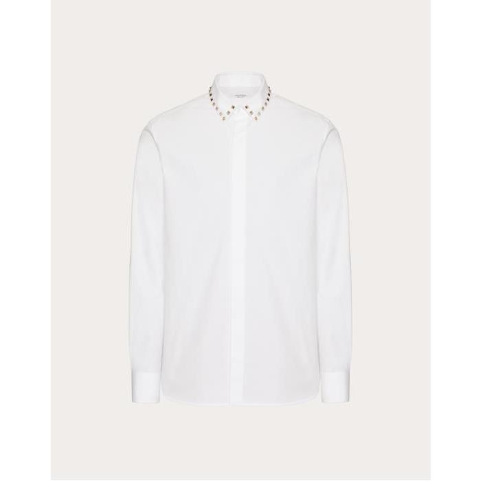 발렌티노 남성 셔츠 Long Sleeve Cotton Shirt With Black Untitled Studs On Collar for Man in White | Valentino GB VAB25C4WW_0BO이끌라발렌티노